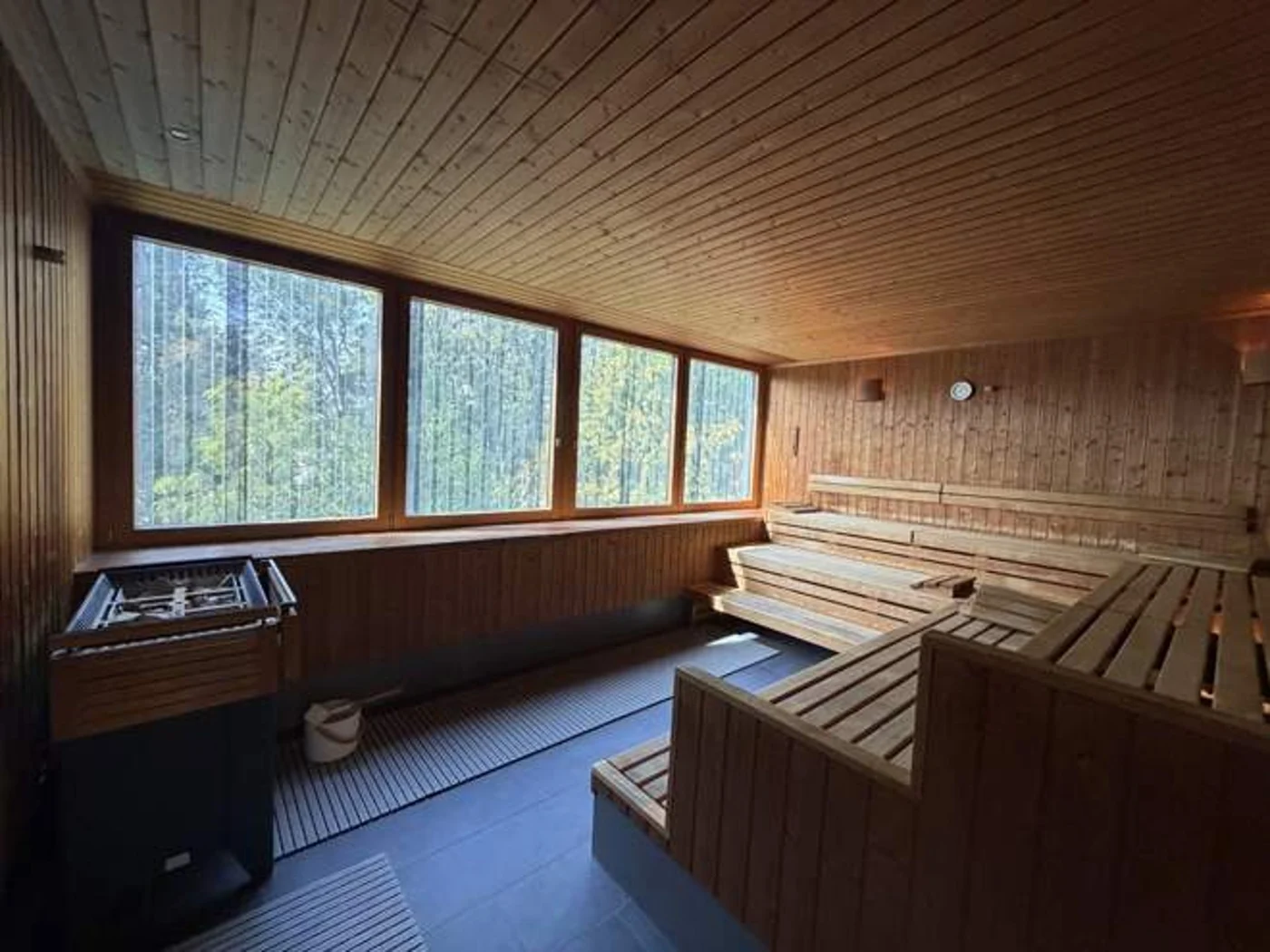 Sauna im peb2 mit großem Panoramafenster
